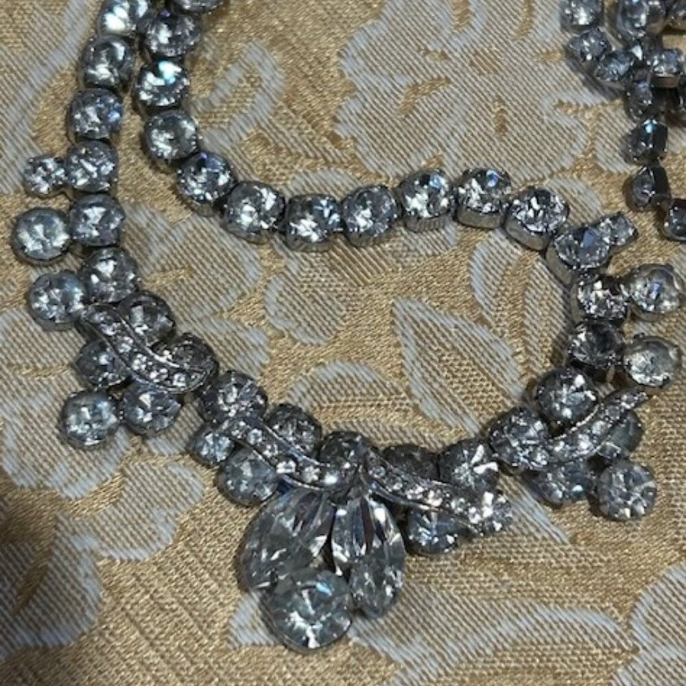 ALBERT WEISS Clear Rhinestone Statement NECKLACE - Picture 6 of 9